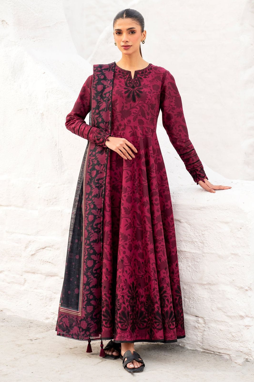 Limelight 3PC Linen Suit With Embroidered Patches | LLES-1204