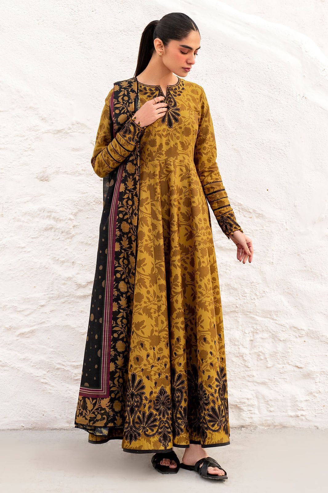 Limelight 3PC Linen Suit With Embroidered Patches | LLES-1203