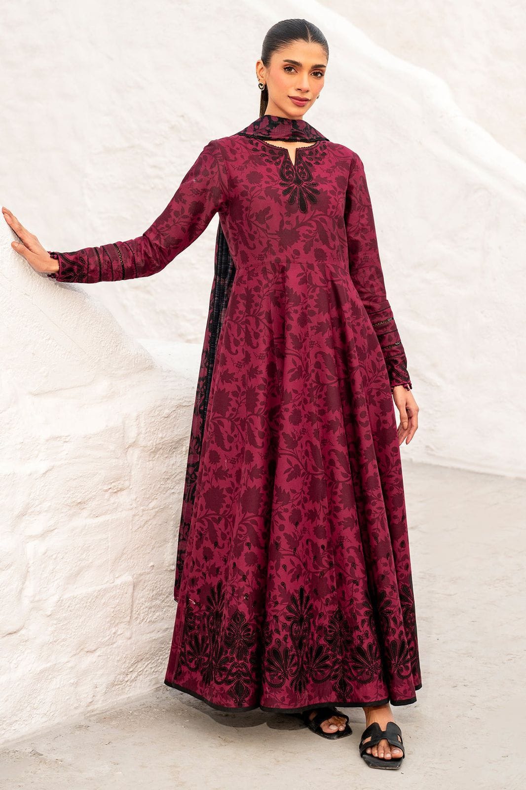 Limelight 3PC Linen Suit With Embroidered Patches | LLES-1204