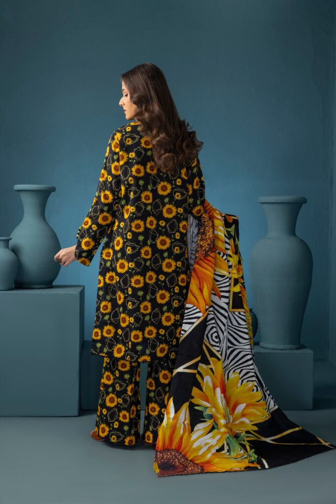 Regalia Textiles 3PC Printed Khaddar Suit With Shawl ST-RTP-5328